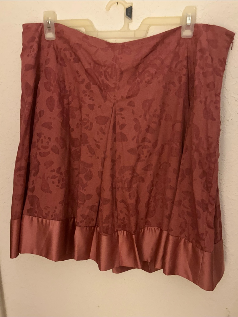 CLEARANCE!  short skirt. 22. Very soft. Merona Rose-Mauve Skirt.